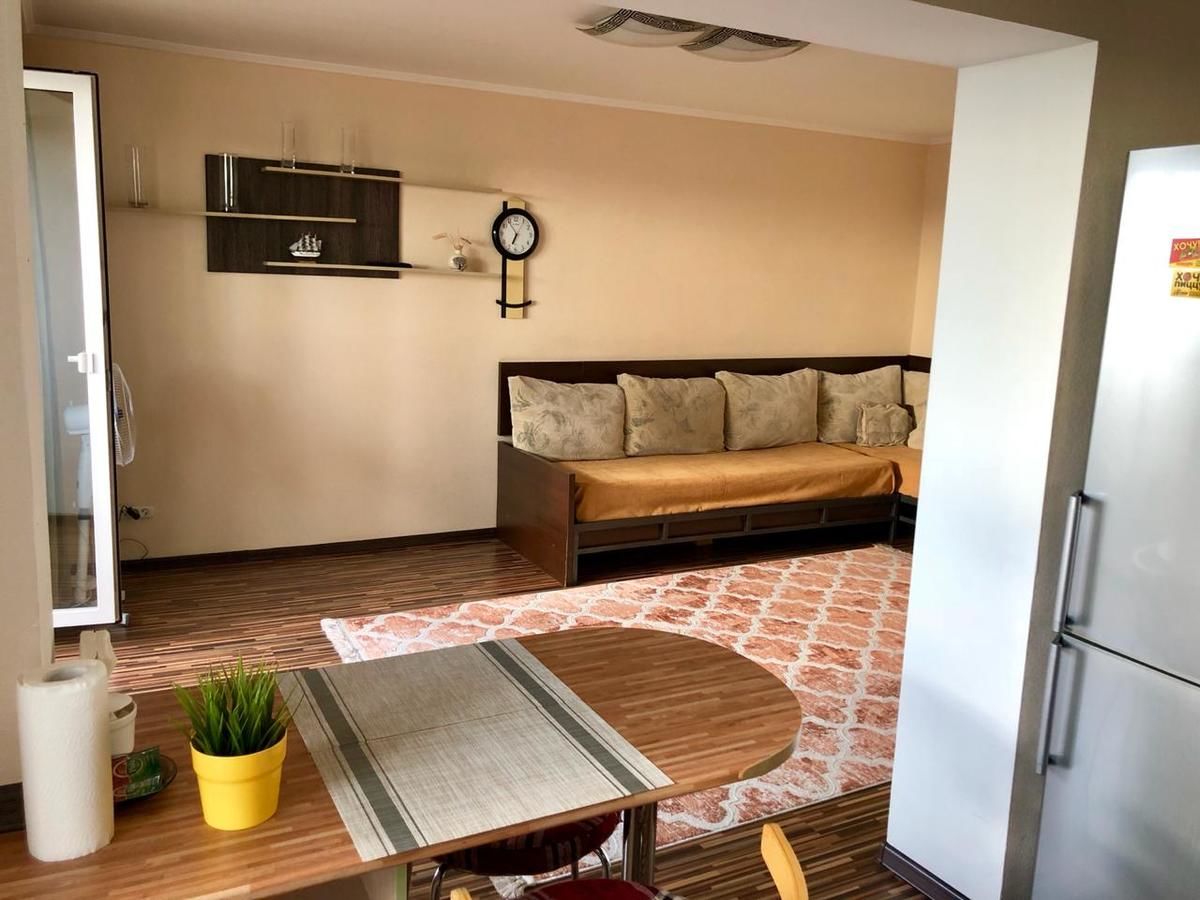 Апартаменты Apartment on Republic Square Усть-Каменогорск